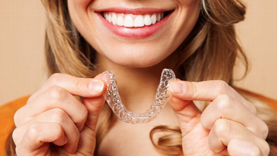 Is Invisalign Right for You? Having a straight, beautiful smile is about more than just aesthetics; it also plays a vital role in your oral health and overall confidence. For years, traditional metal braces were the go-to solution for straightening teeth, but they often came with limitations in comfort and appearance.